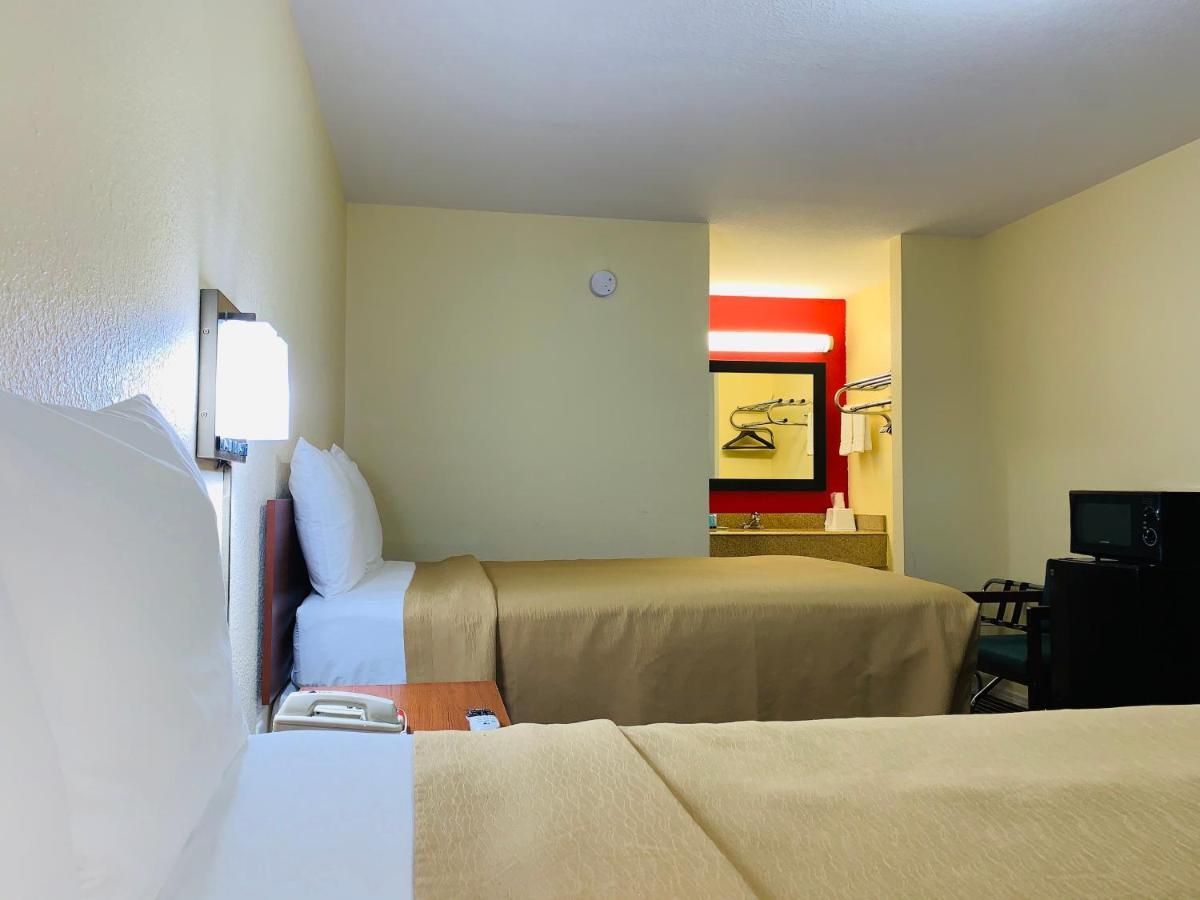 Suite 16 Motel Gore Екстер'єр фото